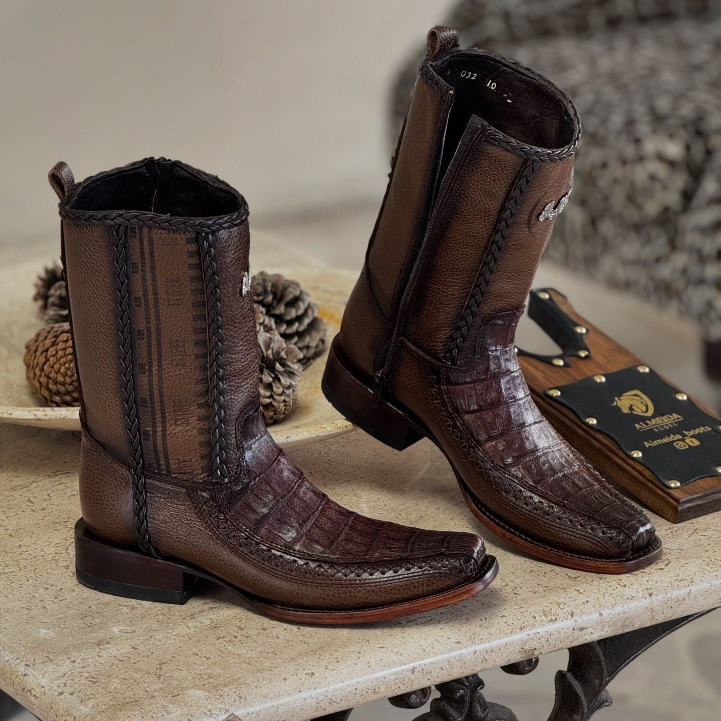 2024 New Crocodile Pattern Leather Handmade Cowboy Boots